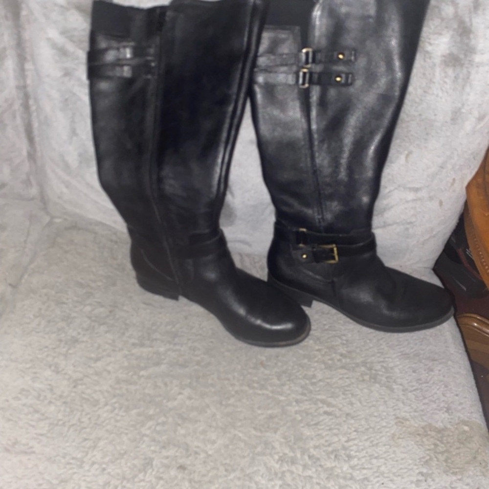 Naturalizer Black Heeled Boots Sleek Leather Design size 8.5
